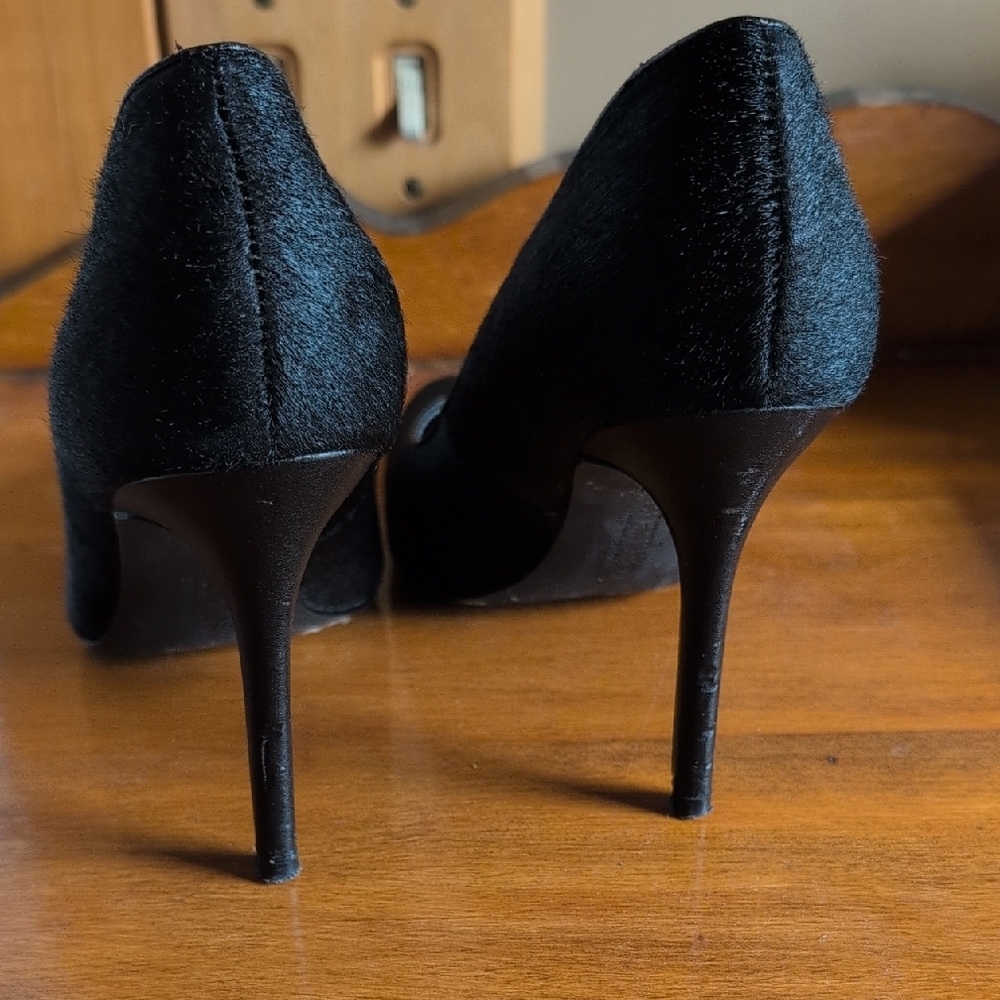 Charlies Black Stiletto Heels Elegant Design - Picture 3 of 10